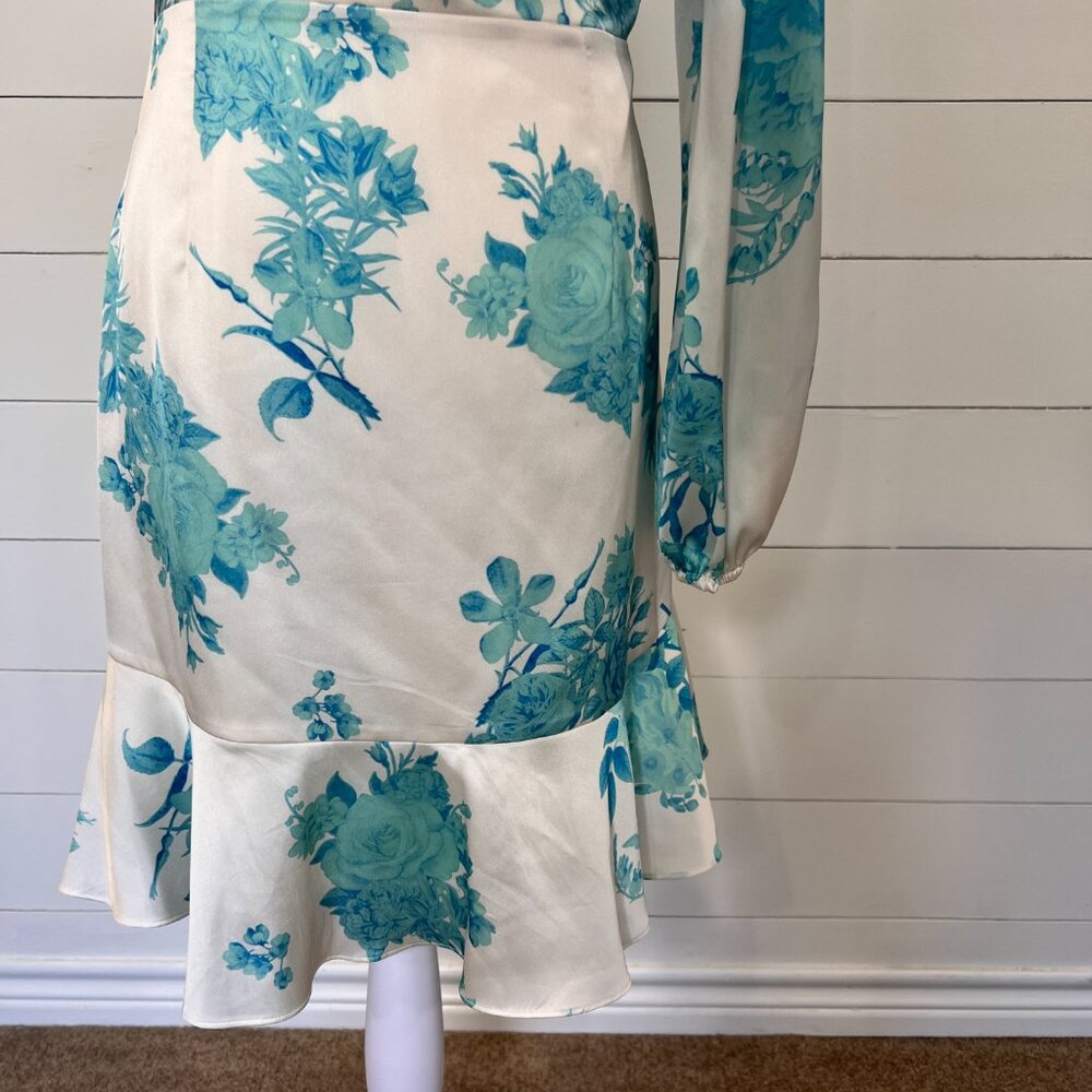 Gianni Bini Cream and Blue Satin Floral Wrap Dress Size 10 - Picture 8 of 11